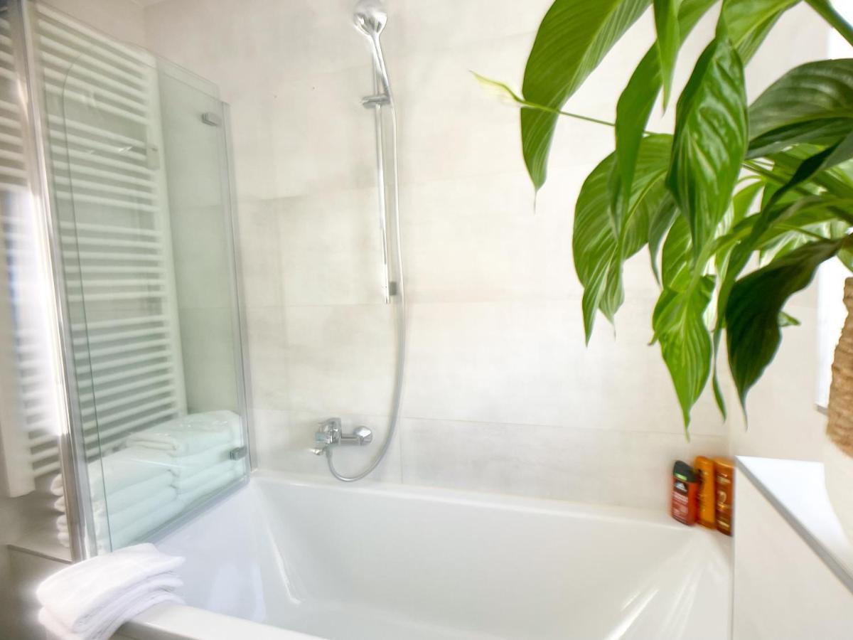 M-Style 01 Apartment Mit Terrasse Und Gasgrill, 24H Self-Check-In, Free Parking, Netflix Нюрнберг Экстерьер фото